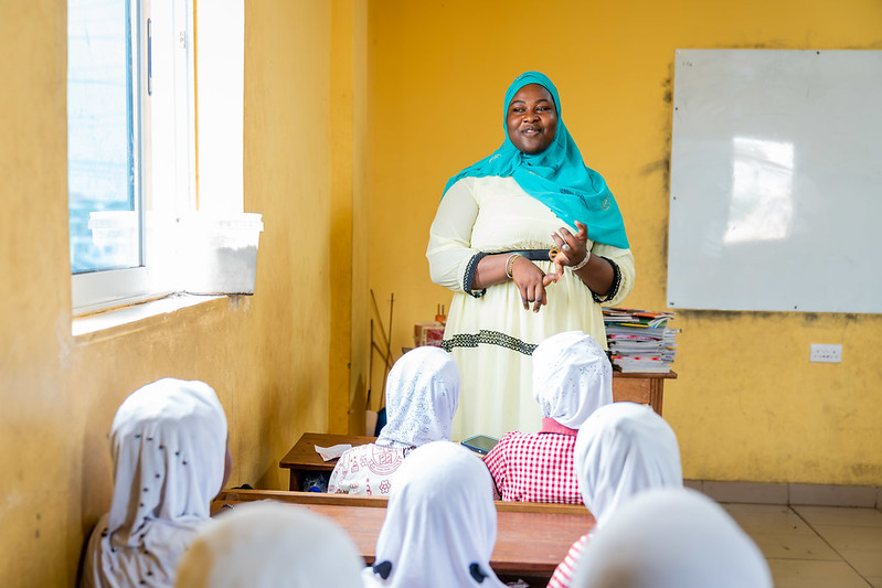 Abdullai Fatima is a teacher at Ahlus Sunnah Wal Jama’ah Center, one of the schools supported by Food For All Africa (Photo: The Global FoodBanking Network/Julius Ogundiran)