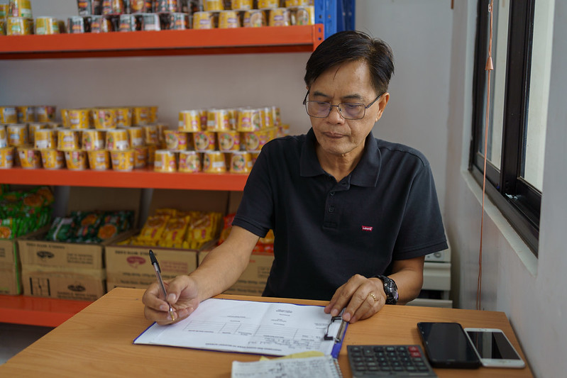 Lauris Anudon is the agricultural program manager of Rise Against Hunger Philippines' food bank at the Nueva Vizcaya Agricultural Terminal (NVAT), one of the country's largest trading posts for produce.(Photo: The Global FoodBanking Network/Thomas Cristofoletti)